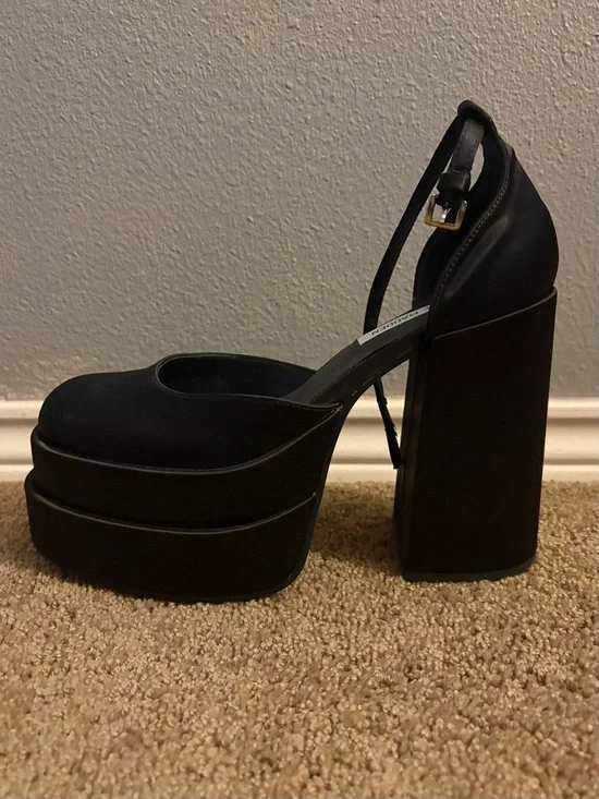 Steve Madden Black Charlize Platform Heel