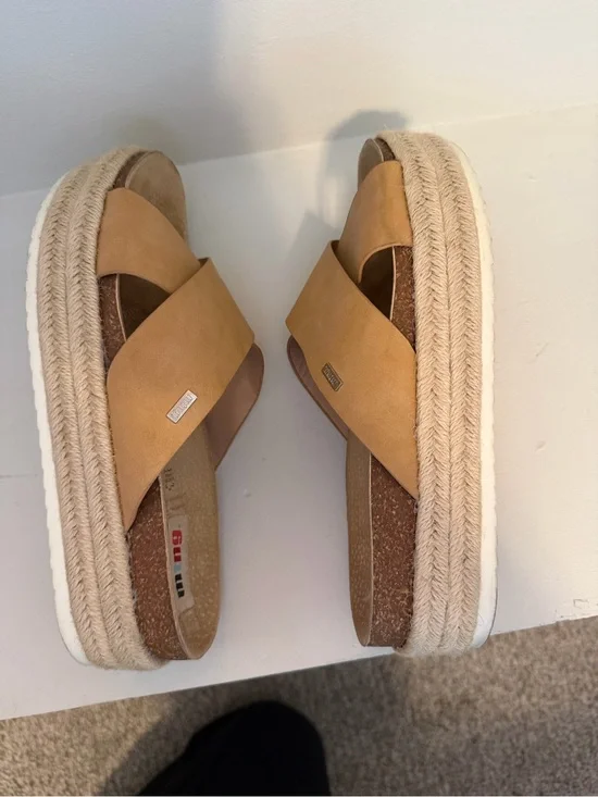 Women’s Platform Slide Sandals in Camel