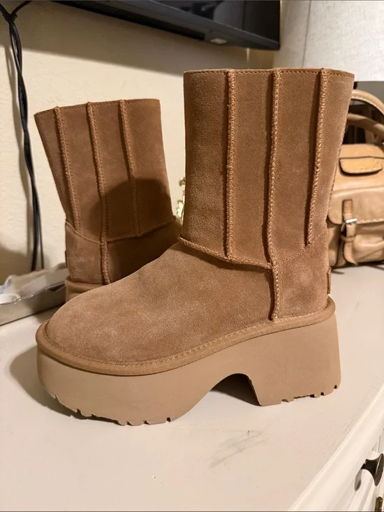 UGG Women's Suede Platform Ankle Boots in Chestnut Brown