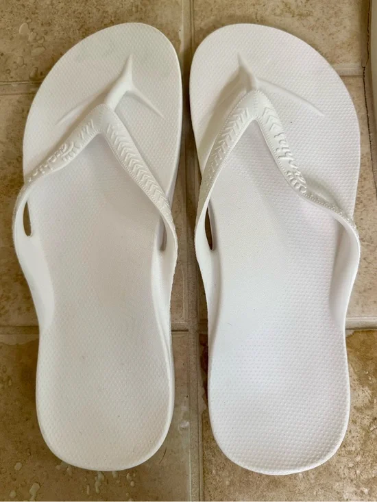 Women’s White Flip-Flop Sandals – Comfortable Everyday Thongs