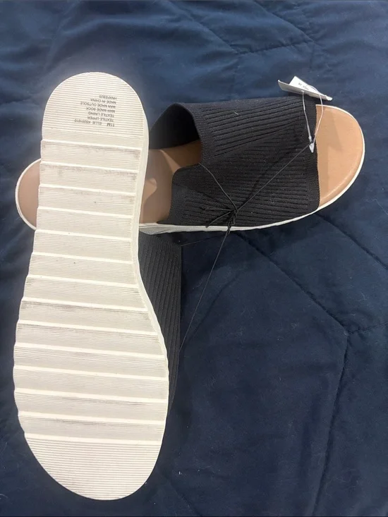 Kensie Black Knit Slide Sandals with White Outsole and Tan Insole