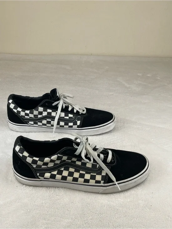Vans Black and White Checkerboard Unisex Old Skool Sneakers