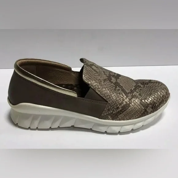 Naot Titan Womens Slip On Sneaker Size EUR36 M US5-5.5