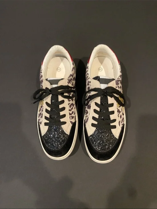 Leopard Accent Glitter Toe Sneakers - Black & Cream
