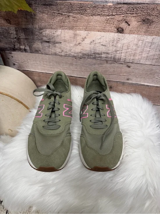 New Balance Women's Olive Green Sneakers with Pink N Logo