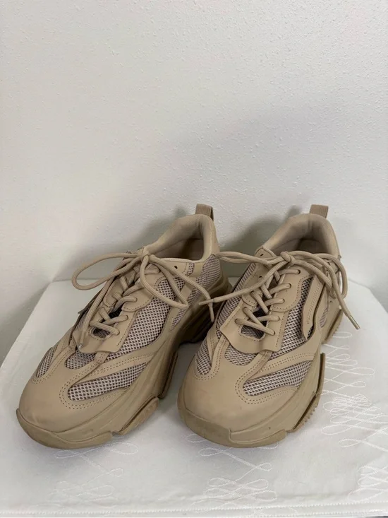 Steve Madden Possession Chunky Sneakers Women’s 10 Beige Dad Shoes