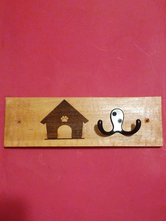Wooden Pet Leash Holder in Brown and Black