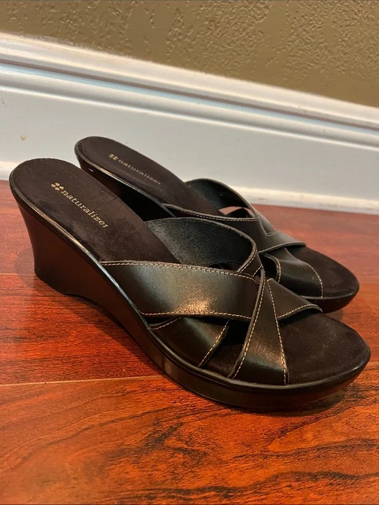 Women’s Naturalizer Black Crisscross Wedge Sandals