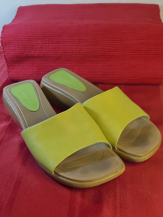 Lizflex By Claiborne Lime Green Leather Wedge Slide Sandals Comfort Women Size 9
