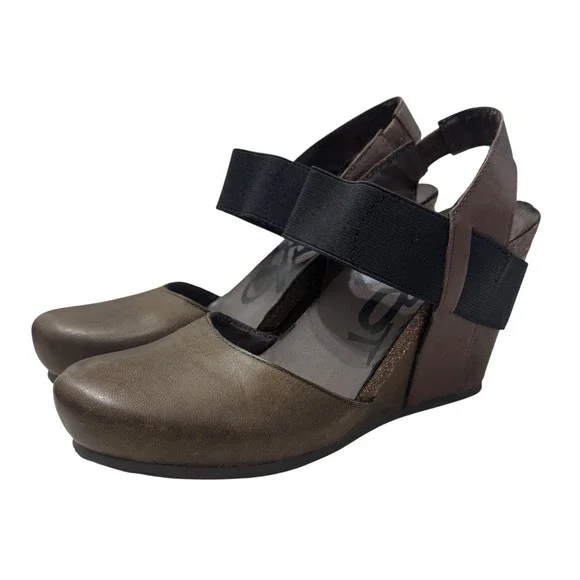 OTBT Rexburg Wedge Pump Womens 7.5 Brown Olive Green Studded Elastic Strap