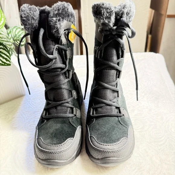 Columbia Women’s Snow Boots Size 5 Black Faux Fur Waterproof