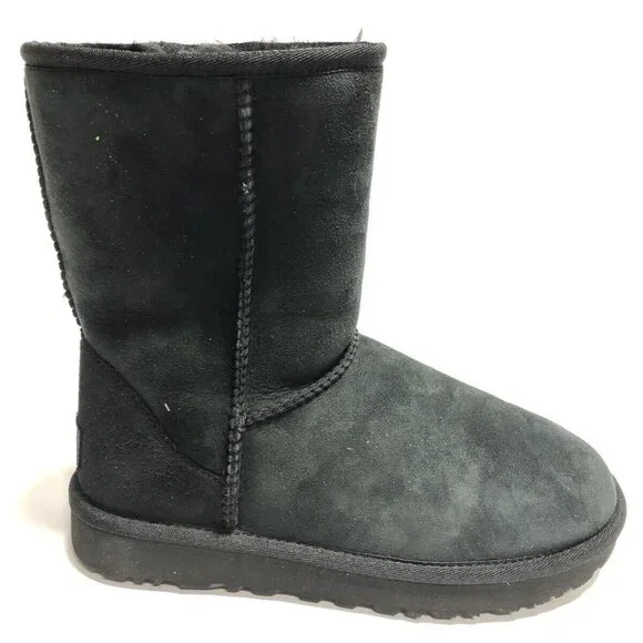 UGG Women’s Classic Short II, Black Winter Boots, Size 7M
