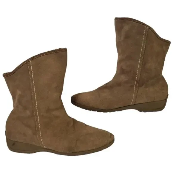 Sporto Ella SZ 9 Boots Waterproof Suede Insulated Brown Pull On Rubber Sole