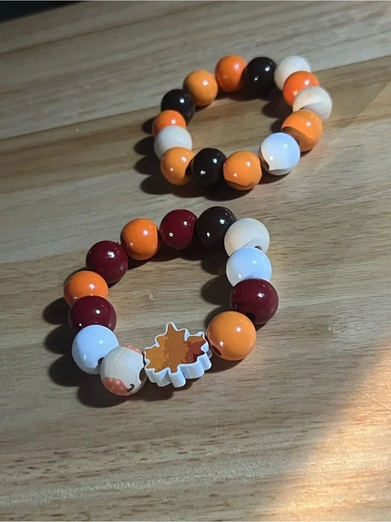 Kids Stretch Bead Bracelet - Orange, White, Burgundy B258