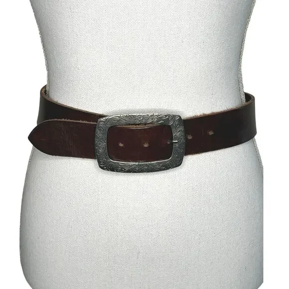 Harold’s women’s brown leather silver buckle Made in Italy belt size small