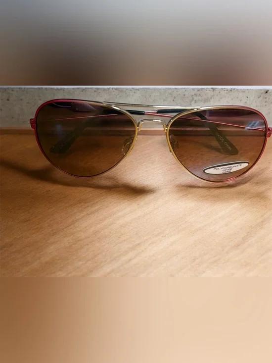Aviator Sunglasses with Red Frame