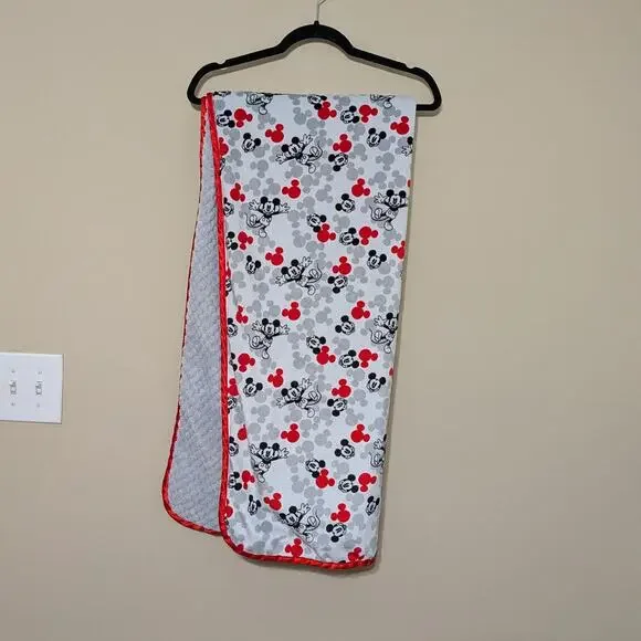 Disney Baby Mickey Mouse Baby Blanket With Mickey Mouse Heads
