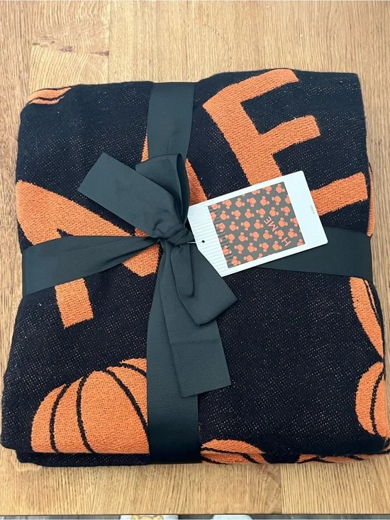 Disney Parks Halloween Mickey Pumpkin Knit Throw Blanket - Black & Orange
