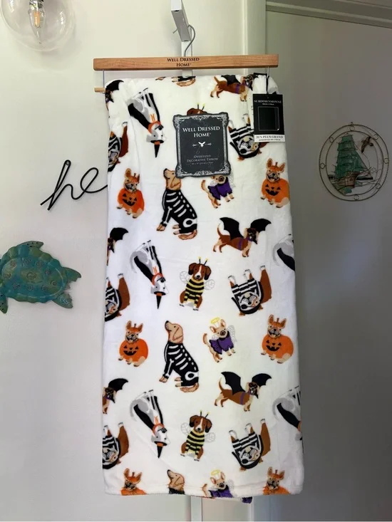 NEW Well Dressed Home Dogs In Halloween Costumes Throw Blanket 60”x70”