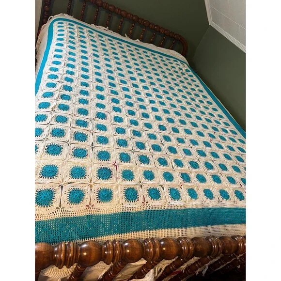 Turquoise and creme afghan with 5 inch fringe