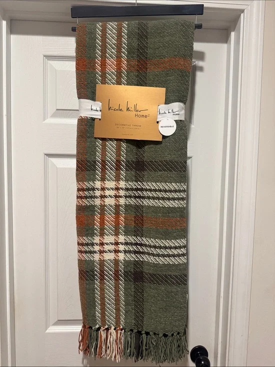 NICOLE MILLER Home Reversible Plaid Decorative Throw with Tassels - 50