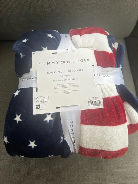 Tommy Hilfiger Full/Queen Plush Blanket Patriotic American USA Flag Reversible r