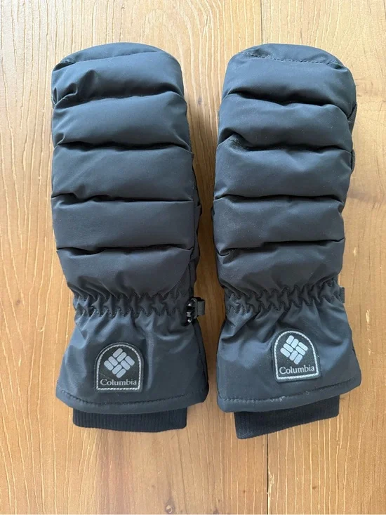 Columbia Women’s Black Puffer Mittens