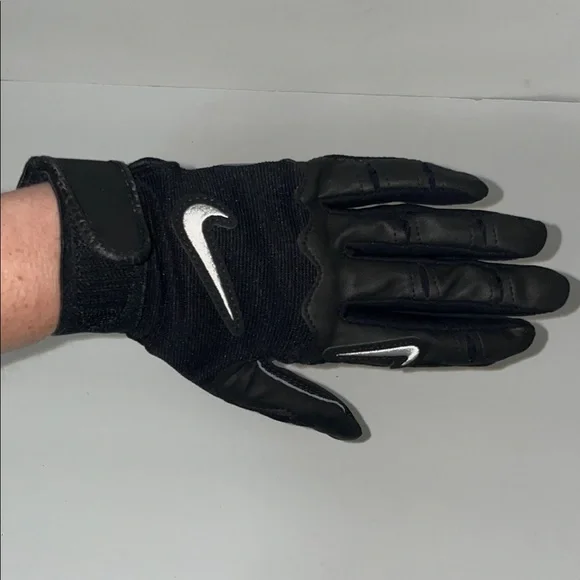 Nike Women's Black leather Gloves