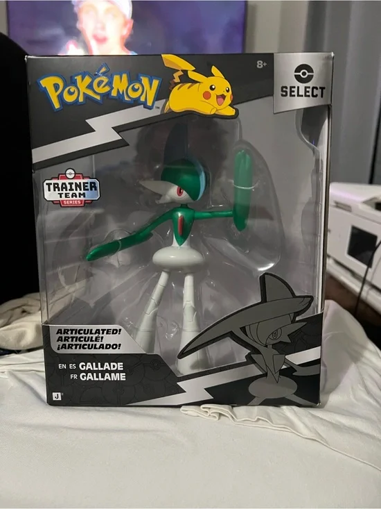 Pokemon Gallade Select Action Figure - Green, White & Red Accents