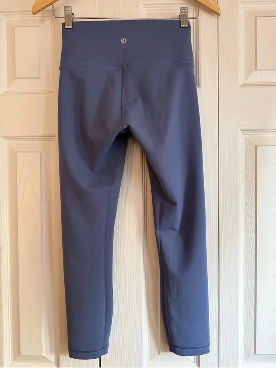 Lululemon crop leggings  size 6/ L23