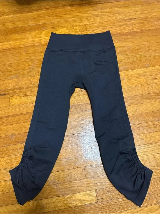 Lululemon Ebb Street Crop
