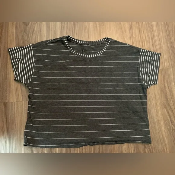 Lululemon Cates Tee Short Serve Stripe Heathered Black White size 6