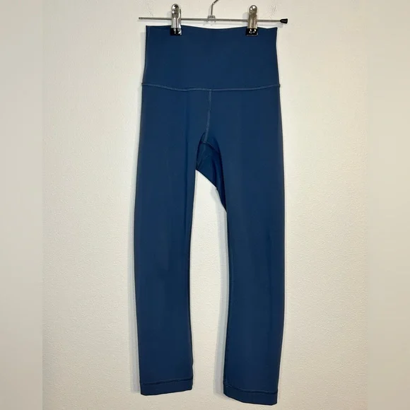 Lululemon Cropped Leggings Size 2 ⭐️