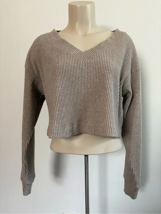 ALO Yoga Muse Ribbed V-Neck Cropped Pullover Sweater Beige Size Small