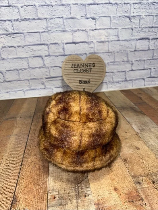 Elegant Betmar faux fur hat