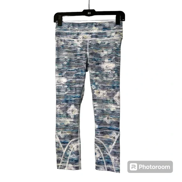 Lululemon Inspire Crop in Blurry Belle Multi 4