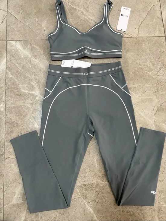 ALO Yoga Gray High-Waist Leggings and Matching Sports Bra Set