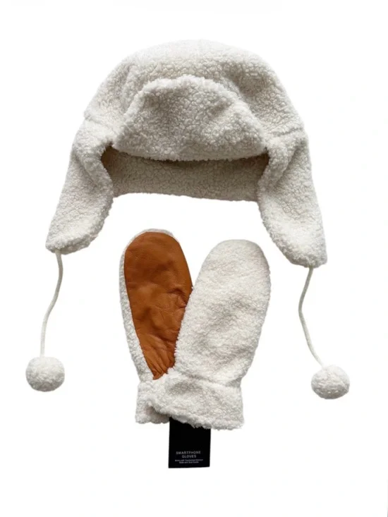 NWT GAP Sherpa Trapper Hat and Mittens Set Cream