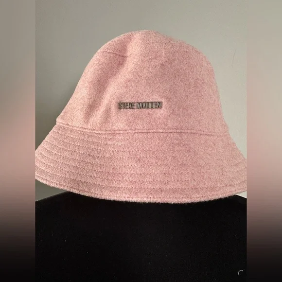 Steven Madden pink hat‎