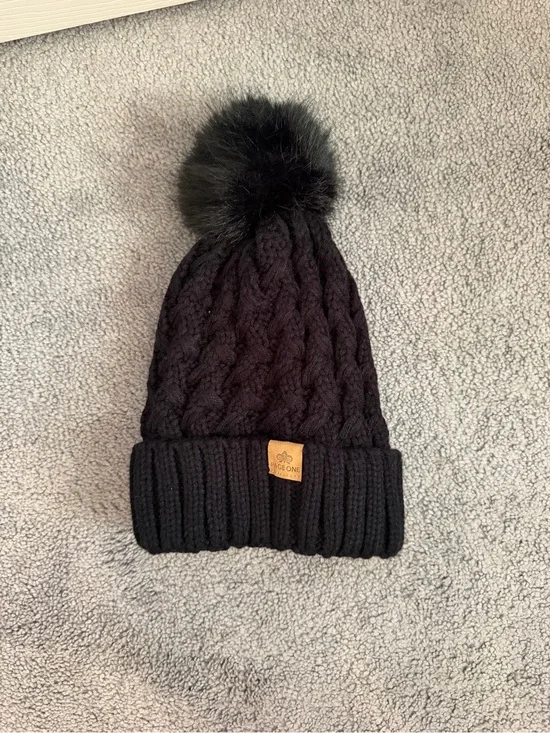 Black Cable Knit Pom Beanie