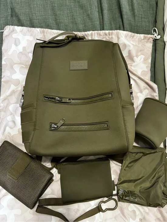 Dagne Dover Olive Green Men's Backpack with Accessory Set