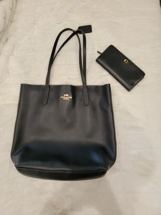 Coach Black Leather Tote Bag And Wallet