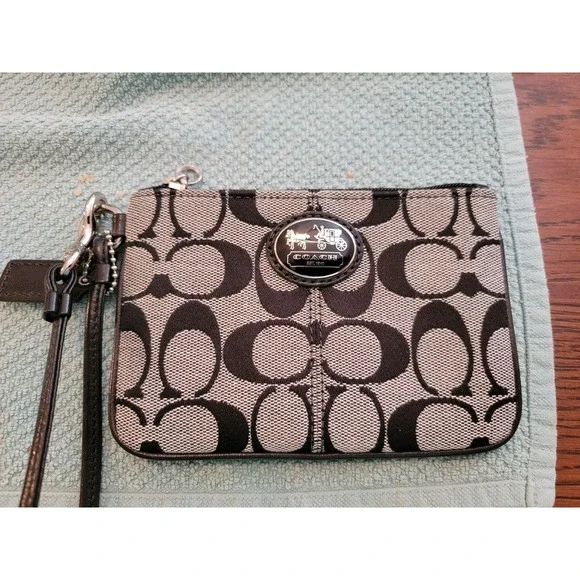 Coach Womens Black‎ White Signature Print Charm Wristlet Wallet