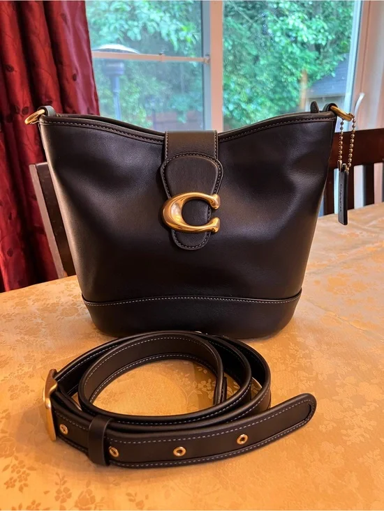 Coach Black Leather Bucket Shoulder Bag with Gold 'C' Hardware