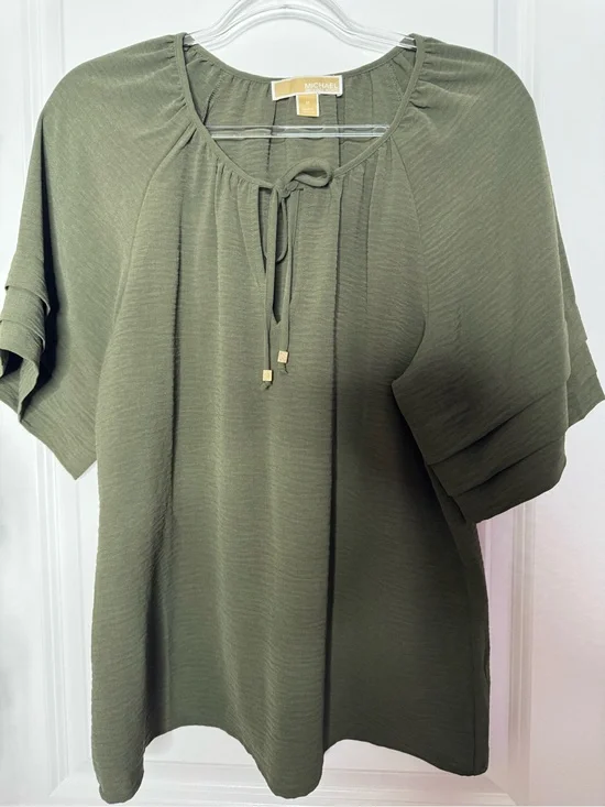 Michael Kors Olive Tie-Neck Short Sleeve Blouse stretch size medium