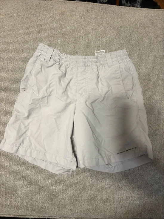 Columbia Light Gray Omni-Shade Athletic Shorts