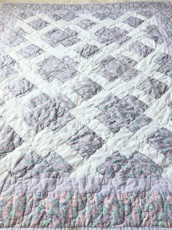 Vintage Floral Lattice Quilt Throw 46x56 Lavender Cottage Shabby Chic
