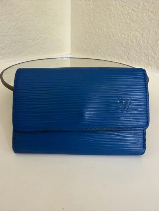 Louis Vuitton Epi Leather Key Holder Key Clave Blue 6 Keys