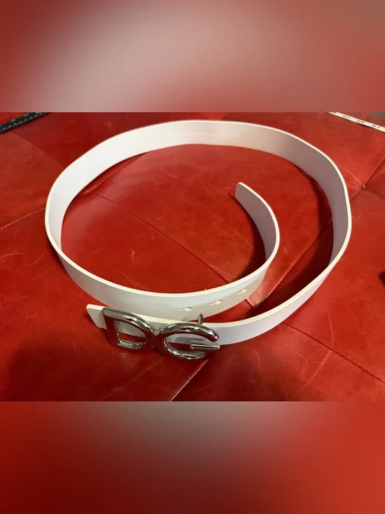 Dolce & Gabbana White DG Logo Leather Belt - size 105 / 42 “