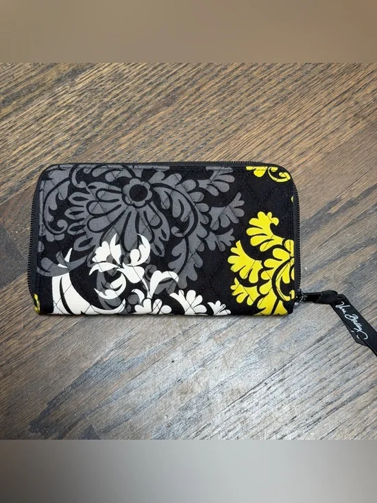 This is a new without tags Vera Bradley Accordion Wallet in the retired Baroque